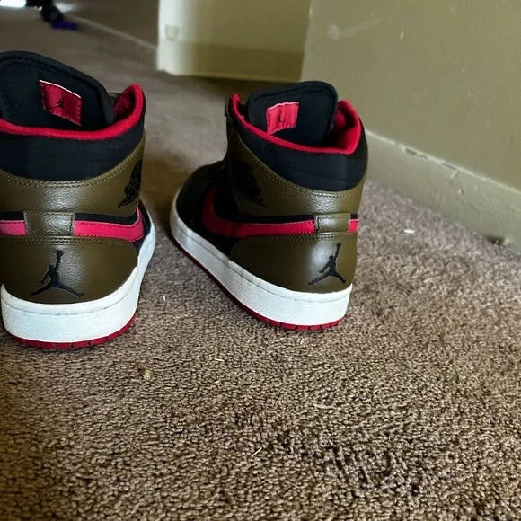 Jordan | Shoes | Jordan Phat Olivegym Redblack Size 95 Mens  display picture 2
